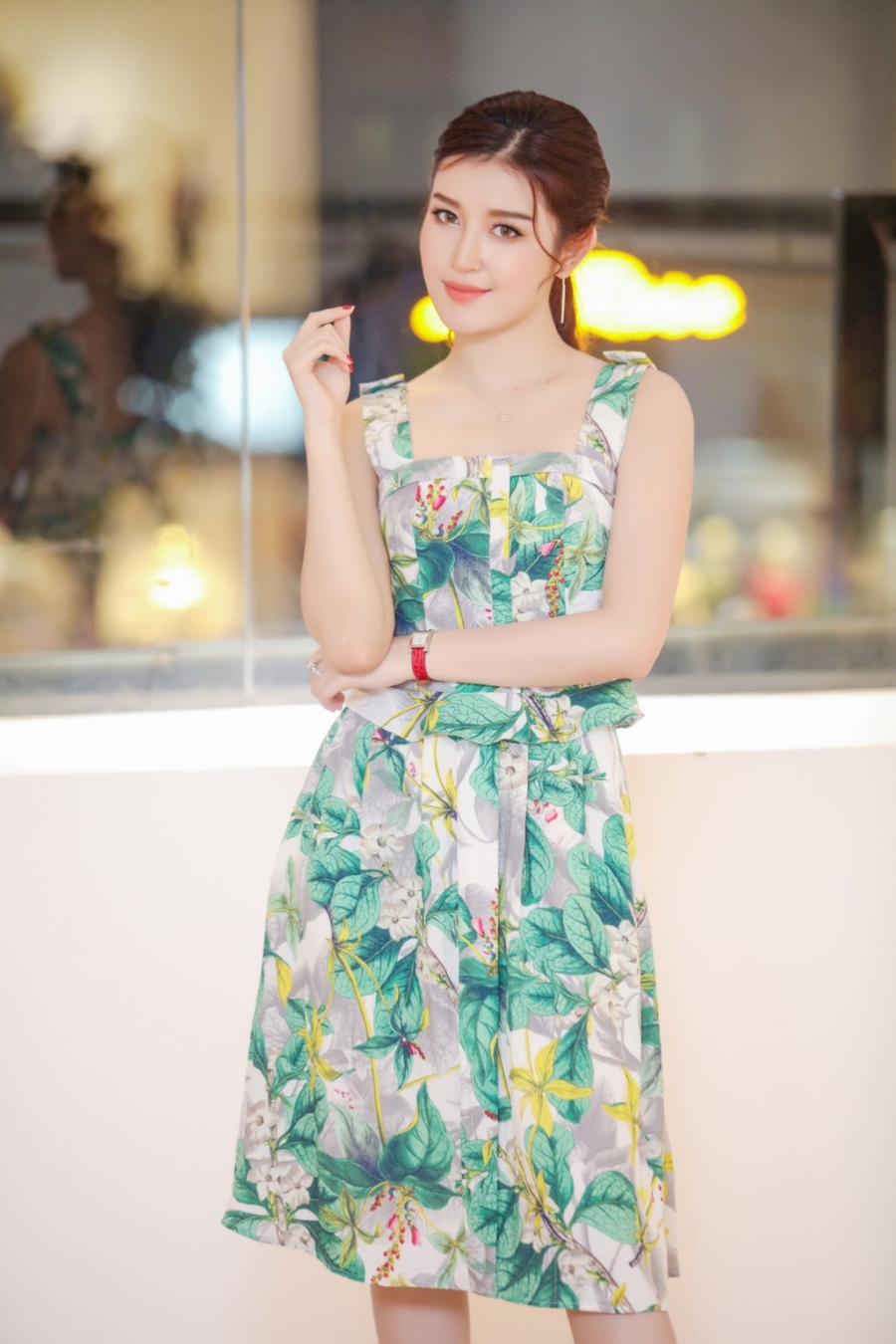 Huyen My deo phu kien 3 ty dong di su kien hinh anh 4