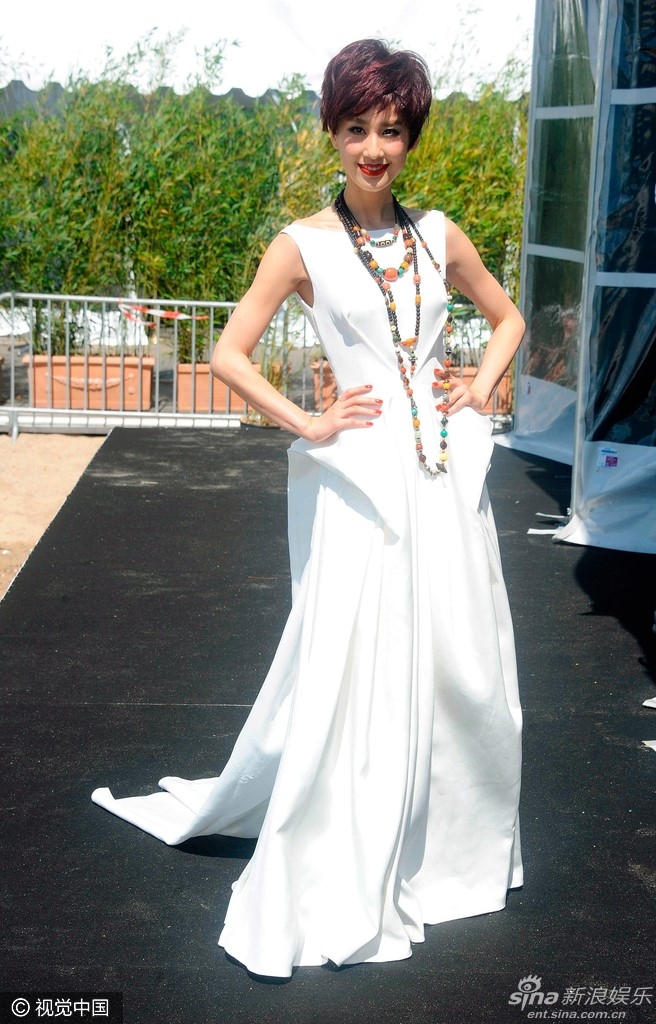 Nhung lan khoe vay ao long lay tai Cannes cua sao Hoa ngu hinh anh 18