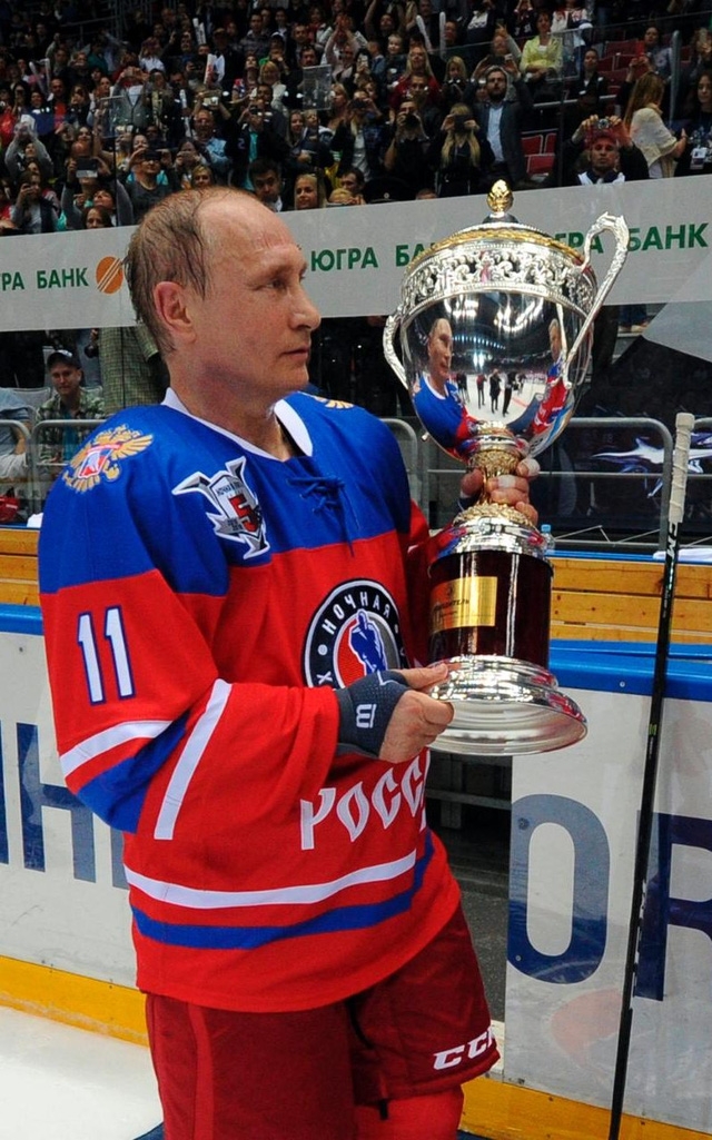  Ông Putin và các đồng đội đã giành chiến thắng chung cuộc. (Ảnh: AP) 