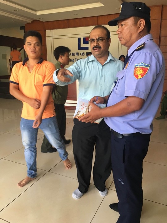 Xuong nhuom 7 lan xa thai ra ho chua nuoc sinh hoat hinh anh 1