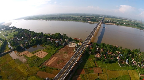 Triển khai siêu dự án sẽ ảnh hưởng đến đời sống của hàng triệu người dân ĐBSH. Ảnh: LĐ