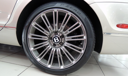 bentley-continental-speed-rao-ban-3-8-ty-dong-6