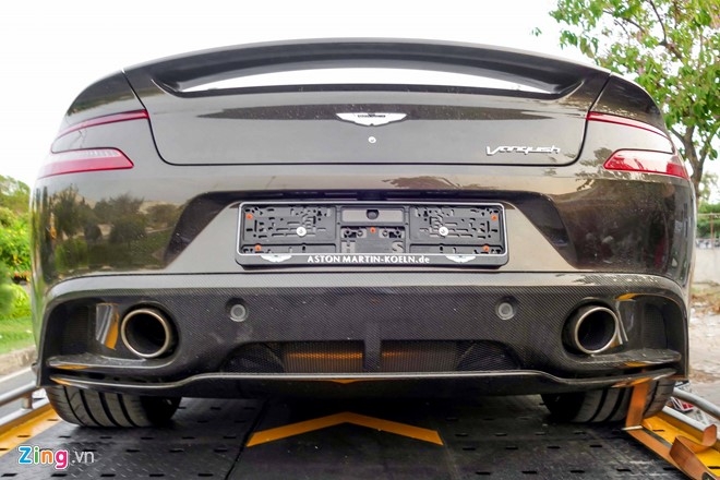 Vanquish là siêu xe đứng nhì bảng của Aston Martin, chỉ sau One 77. Mẫu xe này ra đời nhằm hồi sinh huyền thoại Vanquish trong series phim Điệp Viên 007, đồng thời thay thế đàn anh DBS.