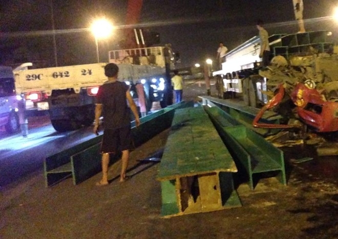 Tai xe phanh gap, dam thep xo do cabin container hinh anh 2