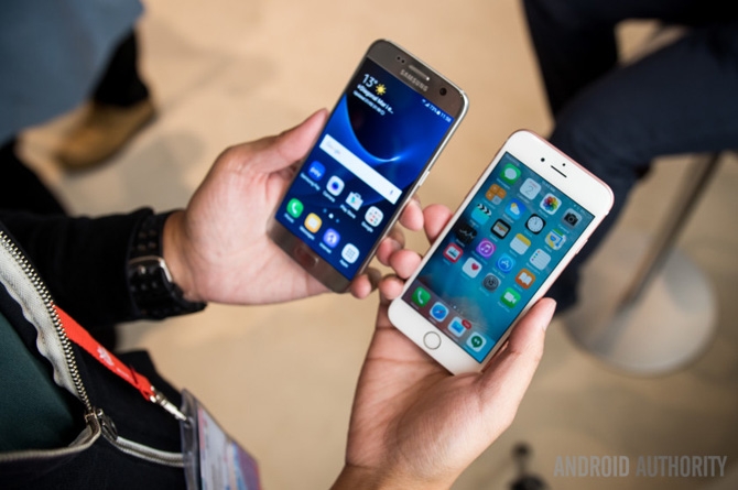 Đã từng có thời những mẫu đầu bảng Android có chất lượng kém hơn hẳn iPhone. Những ngày tháng đó qua đã lâu, nhưng tại sao Apple vẫn bán được iPhone ở mức giá cao?