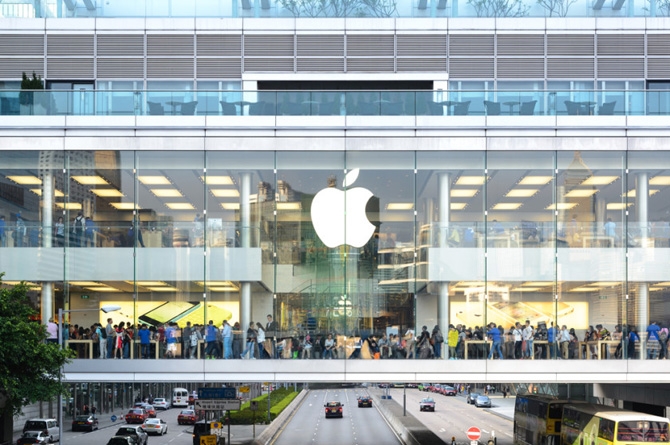 Đã từng có thời những mẫu đầu bảng Android có chất lượng kém hơn hẳn iPhone. Những ngày tháng đó qua đã lâu, nhưng tại sao Apple vẫn bán được iPhone ở mức giá cao?