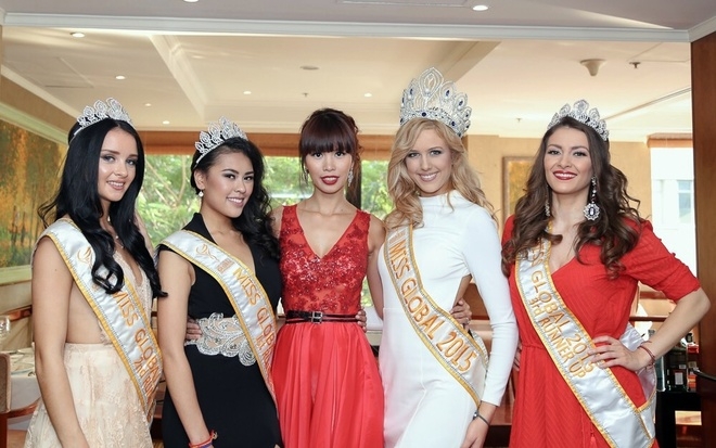 Hà Anh đọ sắc với các người đẹp Miss Global