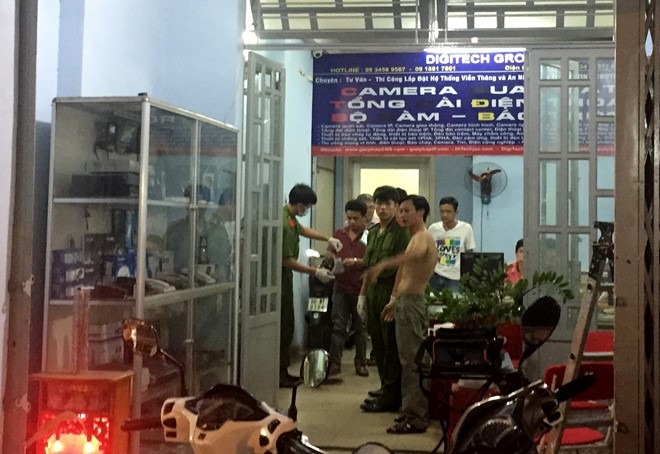 Khách đâm chết chủ tiệm chim ở Sài Gòn