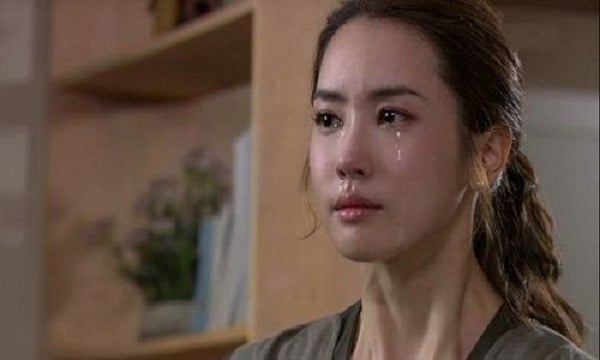 Lần đầu tiên bị đánh, tôi khóc lóc kể với mẹ chồng, nào ngờ bà nói rất gọn, chồng đánh là chuyện bình thường. (Ảnh minh họa)