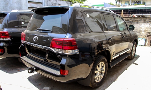 toyota-land-cruiser-gxr-2016-xuat-hien-tai-viet-nam-1