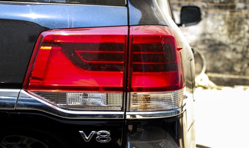 toyota-land-cruiser-gxr-2016-xuat-hien-tai-viet-nam-4