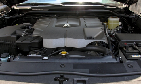 toyota-land-cruiser-gxr-2016-xuat-hien-tai-viet-nam-9