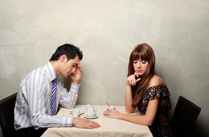 muon kieu “kieng cu” tranh den vao thu sau ngay 13 tren khap the gioi hinh anh 2