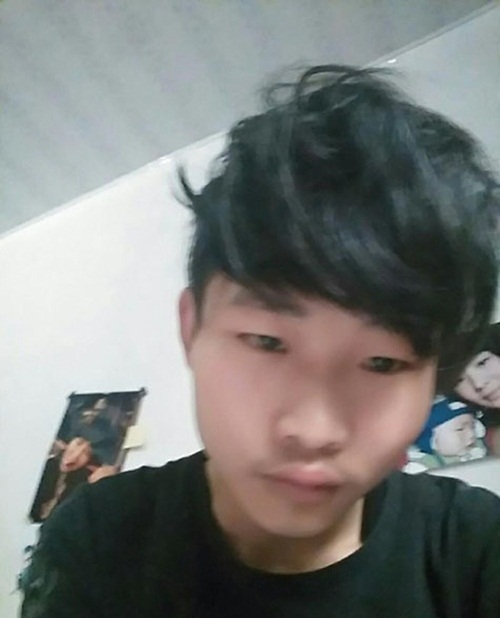 cap vo chong tuoi teen dang anh con de xin tien dan mang hinh anh 2