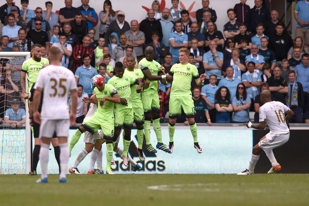 Man City mat top 4 neu MU ghi 19 ban vao luoi Bournemouth hinh anh 2