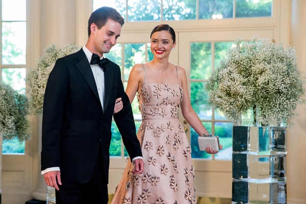 Miranda Kerr quyến rũ dự tiệc cùng bạn trai tỷ phú