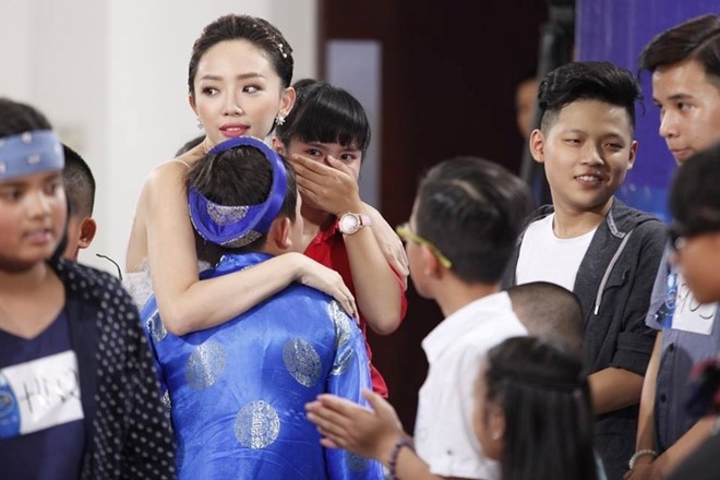 Thi sinh noi bat o Vietnam Idol Kids bat khoc vi gap su co hinh anh 2