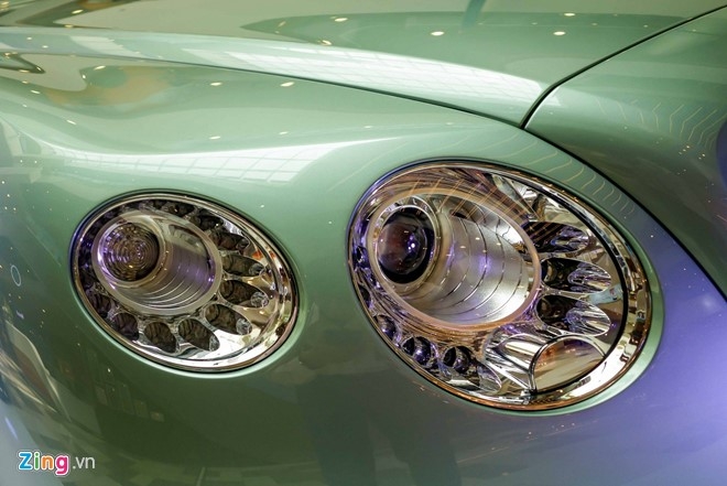 Chi tiết Bentley chính hãng giá 11,2 tỷ đồng ở Sài Gòn