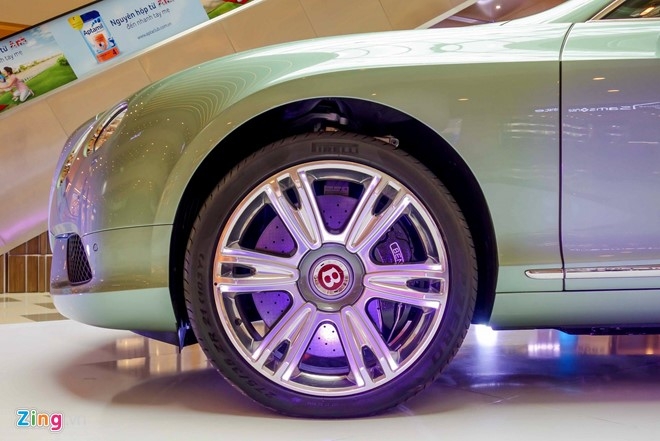 Chi tiết Bentley chính hãng giá 11,2 tỷ đồng ở Sài Gòn