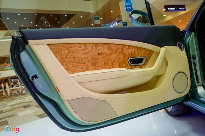 Chi tiết Bentley chính hãng giá 11,2 tỷ đồng ở Sài Gòn