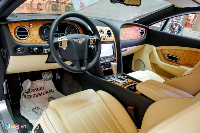 Chi tiết Bentley chính hãng giá 11,2 tỷ đồng ở Sài Gòn