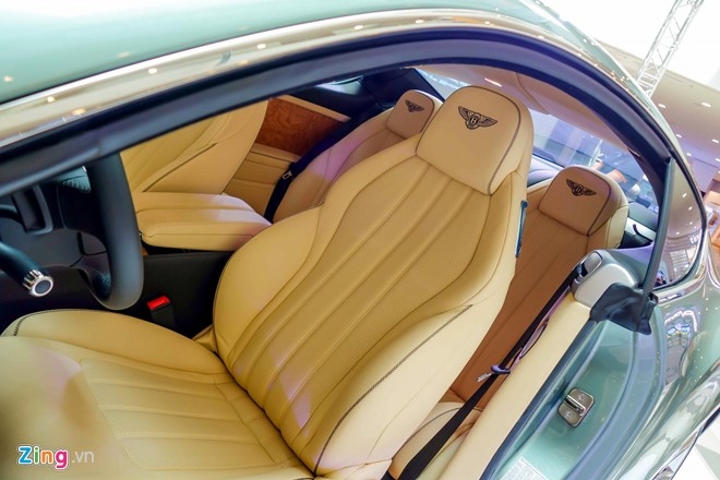 Chi tiết Bentley chính hãng giá 11,2 tỷ đồng ở Sài Gòn