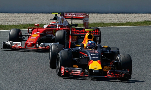hamilton-rosberg-tu-ngang-chan-tan-binh-verstappen-hoa-rong-2