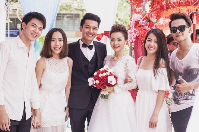 Lễ cưới giản dị của Quang Tuấn và Linh Phi8