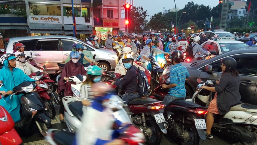 Sai Gon lai ket xe nghiem trong sau mua lon hinh anh 6
