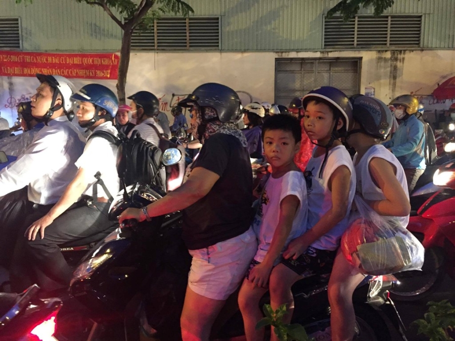 Sai Gon lai ket xe nghiem trong sau mua lon hinh anh 7