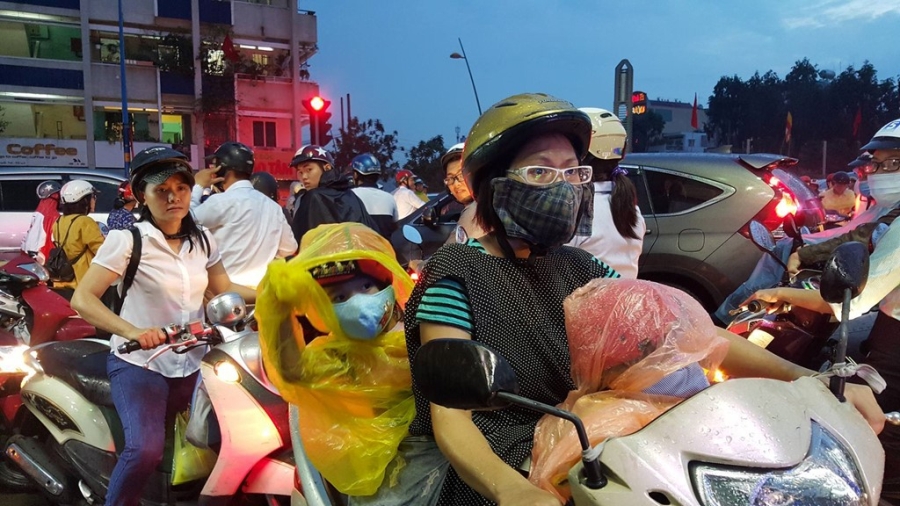 Sai Gon lai ket xe nghiem trong sau mua lon hinh anh 8