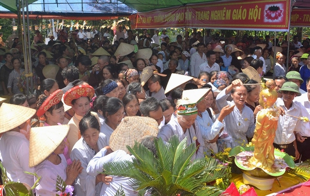tai sao phai tam phat trong ngay phat dan sinh? - 1