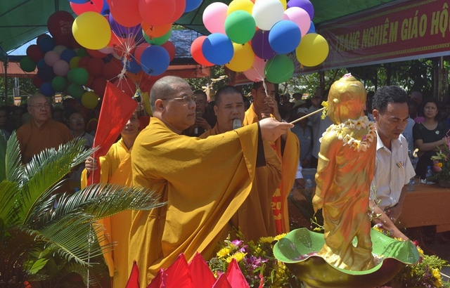 tai sao phai tam phat trong ngay phat dan sinh? - 3