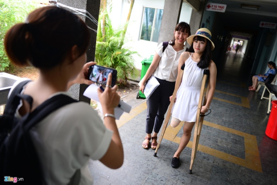 Nu sinh bi cua chan van uoc mo lam cong an hinh anh 2