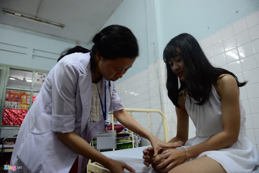 Nu sinh bi cua chan van uoc mo lam cong an hinh anh 8