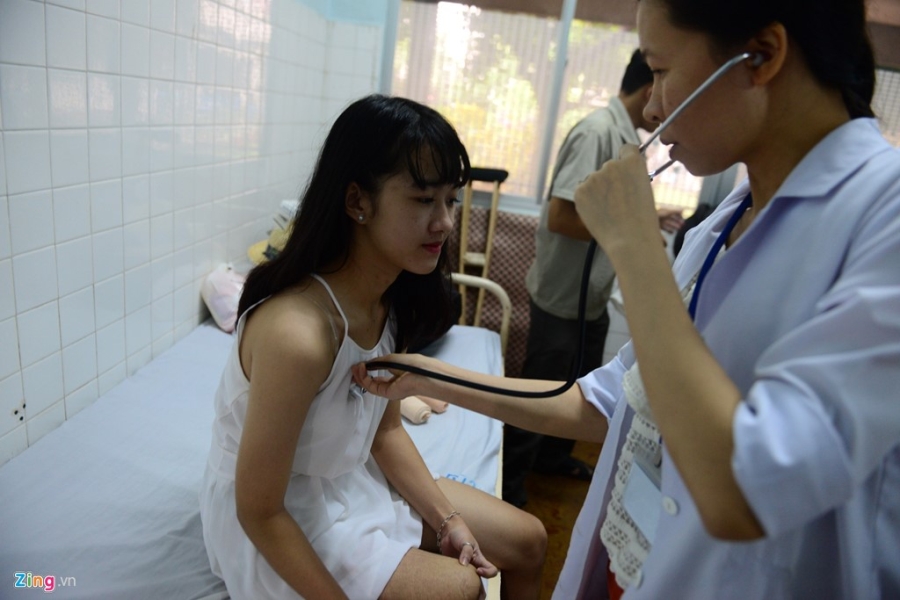 Nu sinh bi cua chan van uoc mo lam cong an hinh anh 9