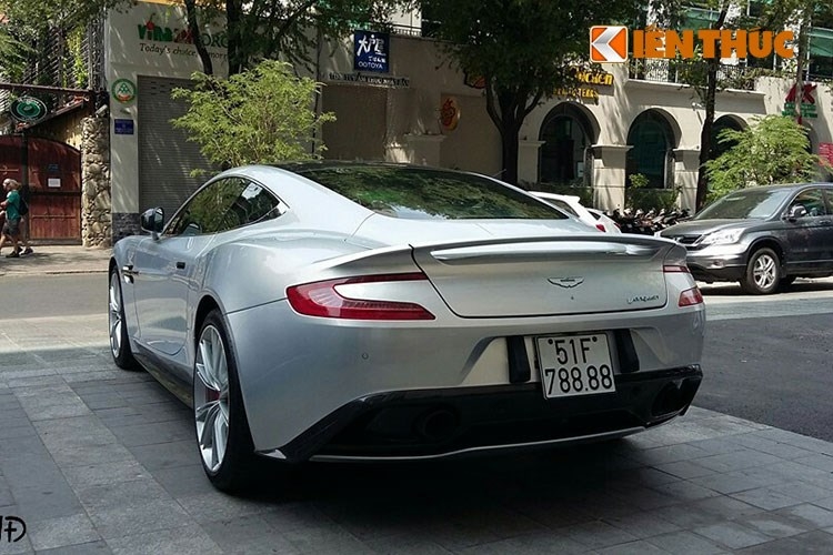 Soi sieu xe 16 ty Aston Martin Vanquish 