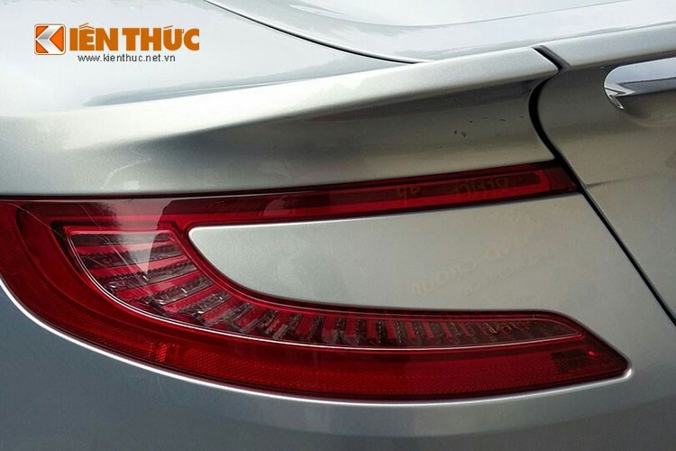Soi sieu xe 16 ty Aston Martin Vanquish 