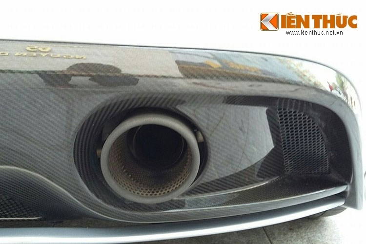 Soi sieu xe 16 ty Aston Martin Vanquish 