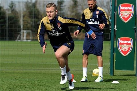 Wilshere van con vat va tap luyen hoi phuc