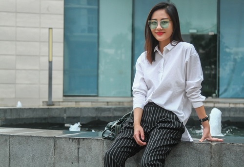Văn Mai Hương: 