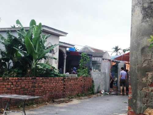 Vụ bé gái 11 tuổi bị sát hại: Phát hiện dấu chân 'lạ' in trên tường - Ảnh 1