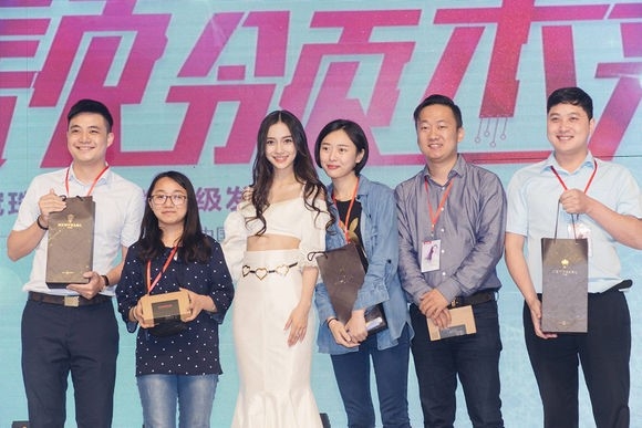 Angelababy lo nhuoc diem hinh the vi vay goi cam hinh anh 7