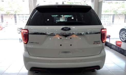Ford Explorer Limited - SUV 7 chỗ kiểu Mỹ về Việt Nam