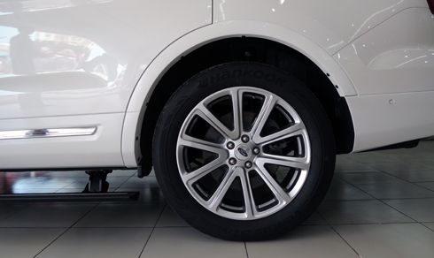 Ford Explorer Limited - SUV 7 chỗ kiểu Mỹ về Việt Nam
