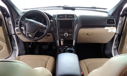 Ford Explorer Limited - SUV 7 chỗ kiểu Mỹ về Việt Nam