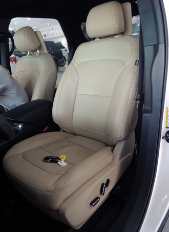 Ford Explorer Limited - SUV 7 chỗ kiểu Mỹ về Việt Nam
