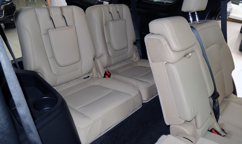 Ford Explorer Limited - SUV 7 chỗ kiểu Mỹ về Việt Nam