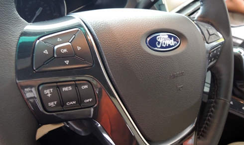 Ford Explorer Limited - SUV 7 chỗ kiểu Mỹ về Việt Nam
