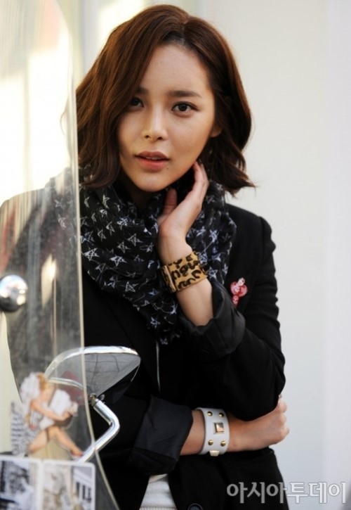 'Hoa hậu thẩm mỹ' Hàn Quốc bỏ chồng sau 6 tháng sinh con hình ảnh 1 'Hoa hau tham my' Han Quoc bo chong sau 6 thang sinh con hinh anh 1